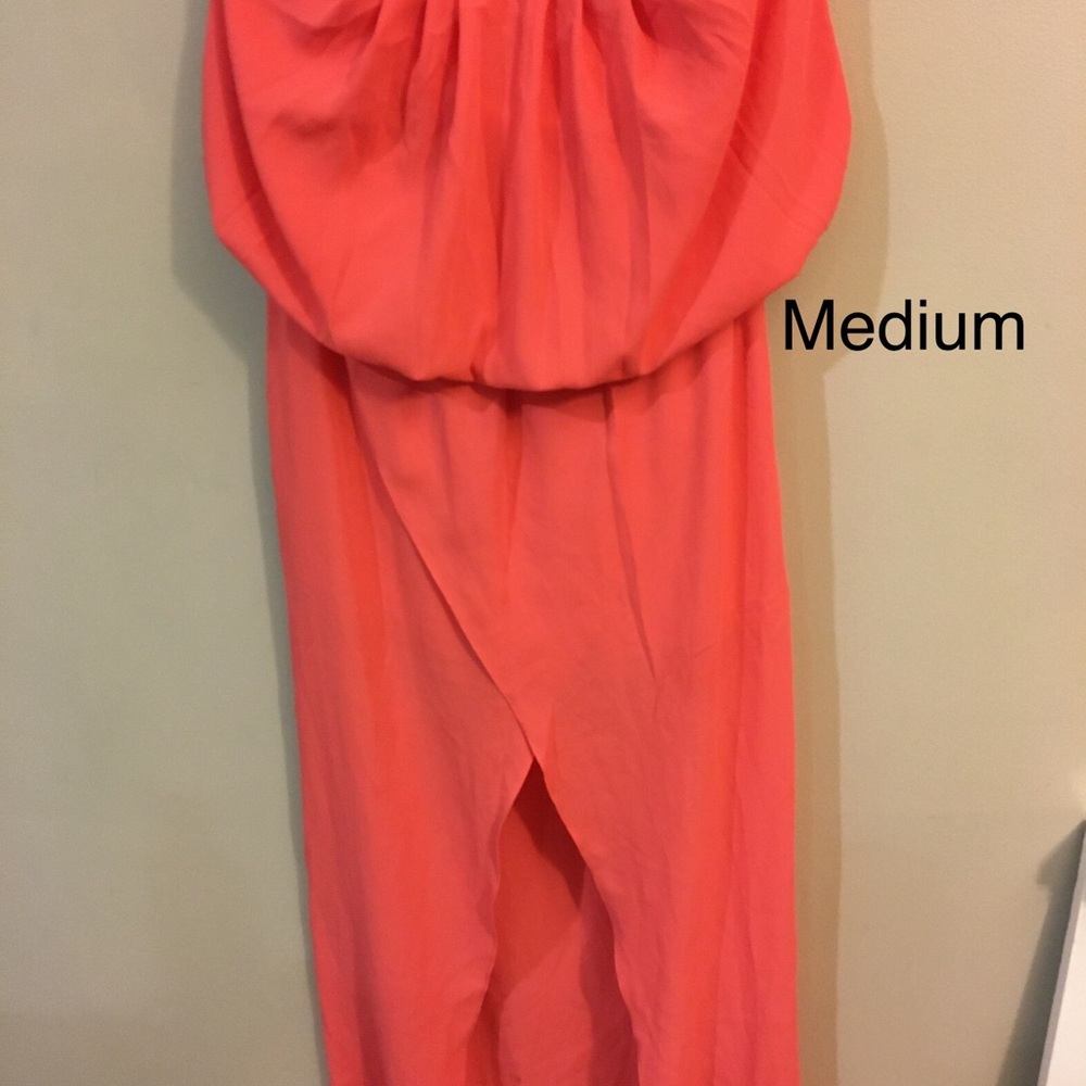 Dresses - Picture 4 of 7